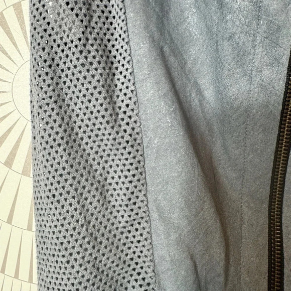 Krisa REVOLVE Brand Women’s Coated Knit Mixed Mesh Vest in Grey‎ Size XS - Picture 4 of 8
